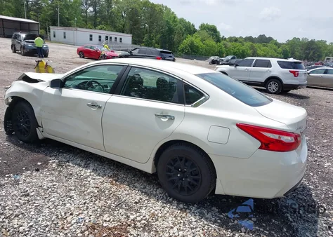 2017 Nissan Altima 2.5 S из США, поврежденный, VIN 1N4AL3APXHC233988